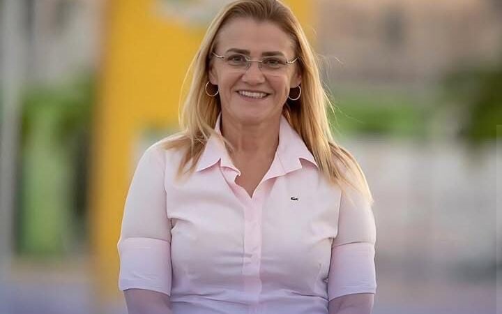 Prefeita de Cedro Riva Bezerra afirma ter acabado com “ninho da corrupção”