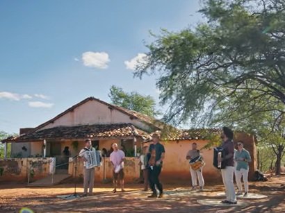 João Gomes lança projeto audiovisual gravado na zona rural de Serrita