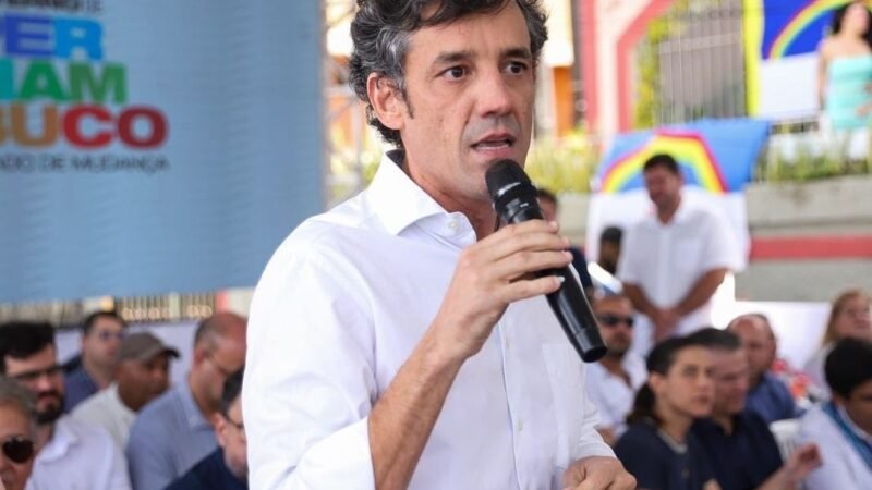 “Raquel Lyra tem coragem de fazer o que ninguém fez”, afirma Daniel Coelho sobre o início da demolição da Penitenciária Barreto Campelo