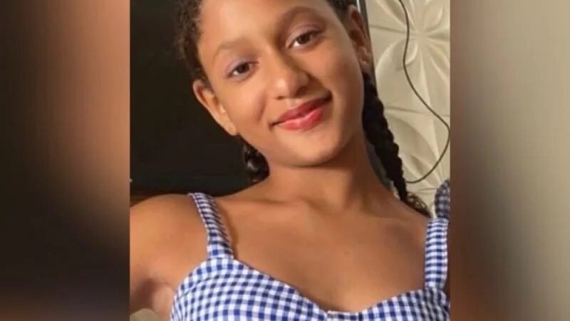 Menina morta por colegas em escola teria batido a cabeça após recusar beijo
