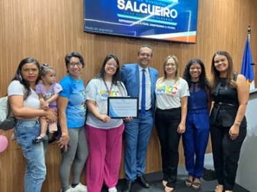 Professor Agaeudes apresenta Moção de Aplausos à associação que presta assistência a crianças atípicas