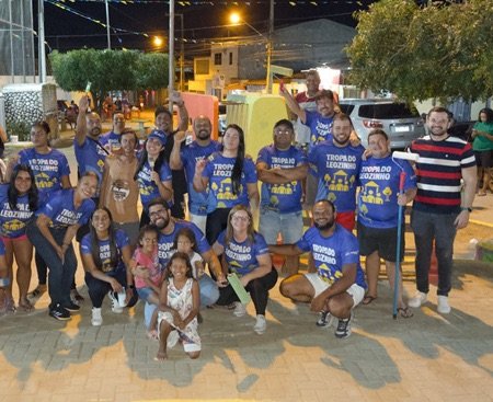 Vereador Léo Parente lidera mutirão para restauração de praça na Rua Nova