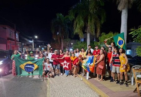 Militantes do PT realizam manifestação em Salgueiro com a ‘PEC da Blindagem’ e a anistia