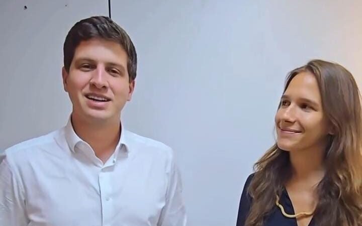 No Dia do Professor, Prefeitura do Recife paga o Abono Educador e injeta quase R$ 12 milhões