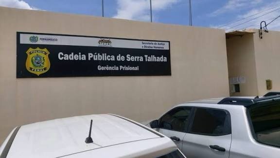 Homem é encontrado morto dentro de cela na Cadeia Pública de Serra Talhada PE