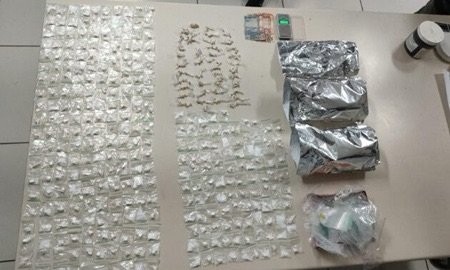 Polícia Militar apreende drogas em cemitério em Arcoverde