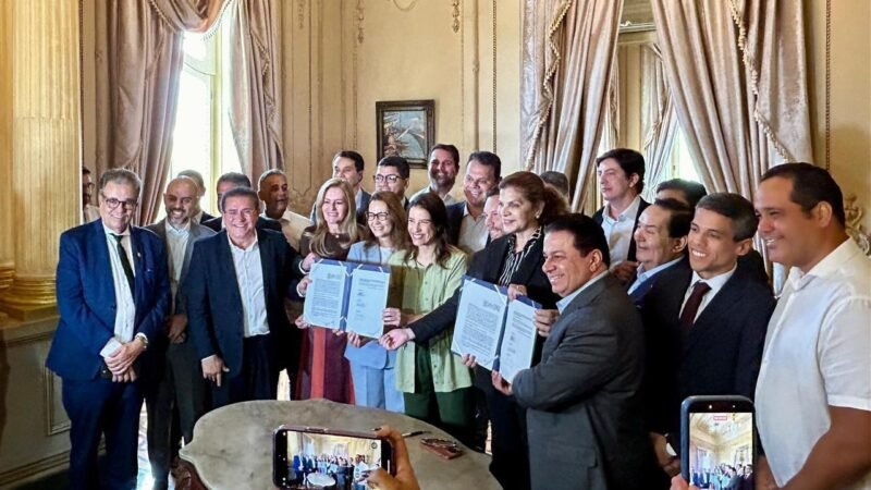 GOVERNADORA RAQUEL LYRA REBATE PREFEITURA DO RECIFE E DETALHA SITUAÇÃO DE TERRENOS PARA CRECHES
