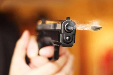 Araripina: Homens são baleados por indivíduos encapuzados e polícia apreende drogas na casa de um deles