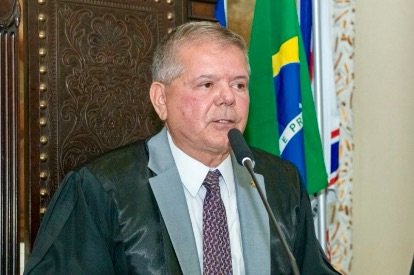 DESEMBARGADOR RICARDO PAES BARRETO ASSUME GOVERNO ÀS 14H DESSA SEXTA