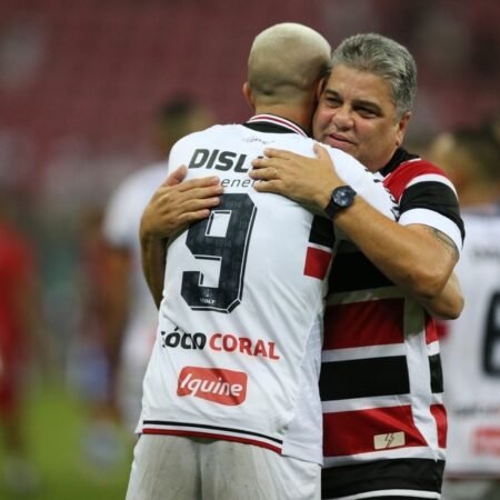 Com boa parte dos reforços mapeada, Santa Cruz investe em camisa 9 experiente