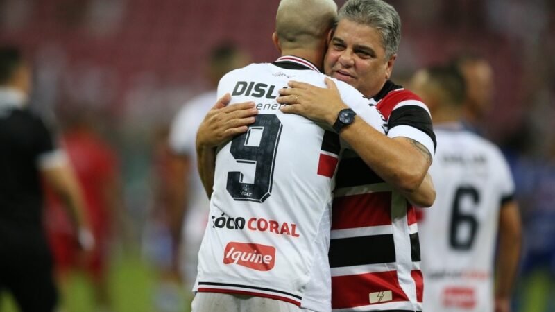 Com boa parte dos reforços mapeada, Santa Cruz investe em camisa 9 experiente