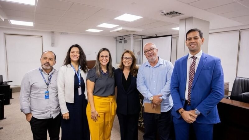 Deputada Débora Almeida realiza reunião da Frente Parlamentar da Micro e Pequena Empresa na Alepe