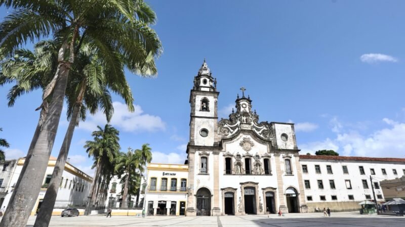 Prefeitura vai restaurar a fachada e requalificar o entorno do Conjunto Histórico do CarmoA intervenção receberá investimentos em torno de R$ 5,8 milhões, com recursos do Novo Programa de Aceleração do Crescimento (Novo PAC)