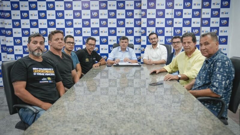 Deputados Eduardo e Lula da Fonte discutem com Adeppe e Simpol a regulamentação da Lei Orgânica Nacional das Polícias Civis em Pernambuco