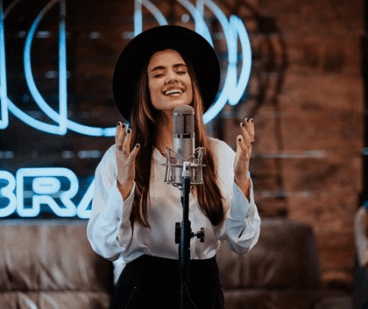 Orocó vai celebrar 62 anos de emancipação política com show gospel de Isadora Pompeo