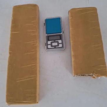 Policiais do 5° BPM apreendem tabletes de maconha na invasão do bairro Pedro Raimundo, em Petrolina