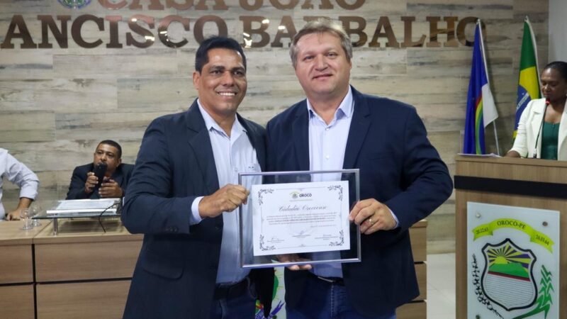 O prefeito de Terra Nova, Dr. Dinha Mororó (AVANTE), foi agraciado ontem, em sessão solene na Câmara de Orocó, com o Título de Cidadão Orocoense