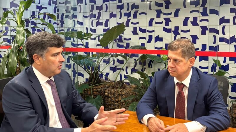 Eduardo da Fonte recebe Dr. João Moraes para discutir a situação das emergências cardiovasculares em Pernambuco