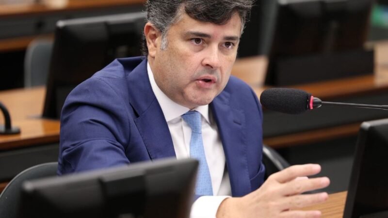 Eduardo da Fonte pede urgência na regulamentação da profissão de trabalhadores de limpeza urbana
