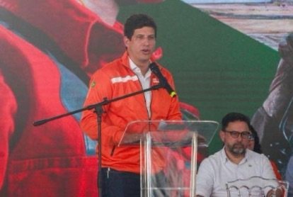 JOÃO CAMPOS DESTACA PAPEL DO PAI E LULA NA CONSTRUÇÃO DA REFINARIA EM PERNAMBUCO