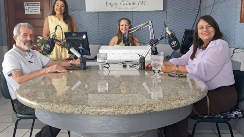 GONZAGA PATRIOTA, ROCKSANA PATRIOTA E TODO GRUPO REDE BRASIL DE COMUNICAÇÕES DESEJA FELIZ NATAL E PRÓSPERO ANO NOVO