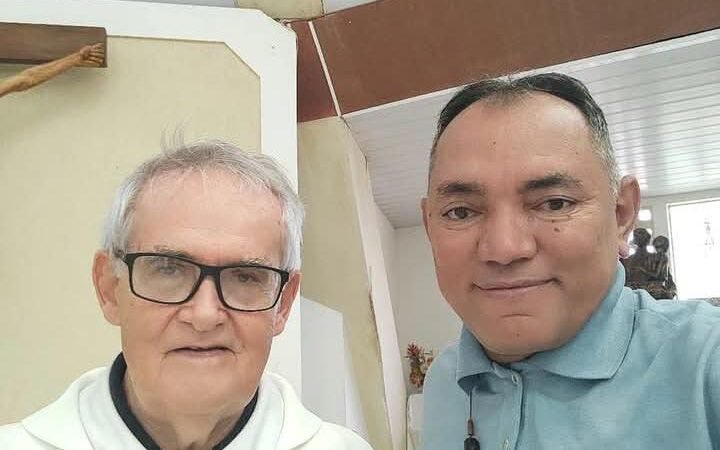SertãoTV parabeniza Padre Rémi pelo seu aniversário, desejando-lhe saúde, paz, sabedoria e muitas bênçãos