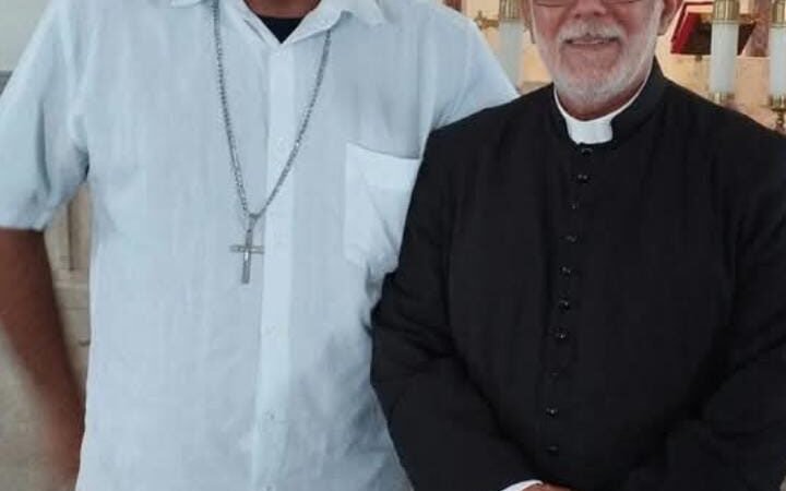 Maurício Ribeiro parabeniza Dom José Vicente pelo seu aniversário nesta sexta-feira, 2 de janeiro.