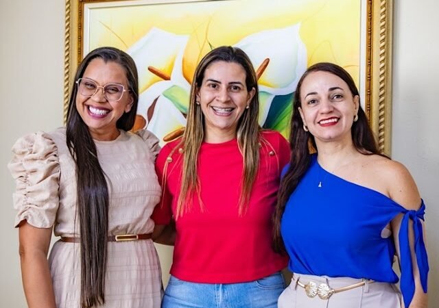 Alina Karina anuncia nova secretária de educação de Itapetim