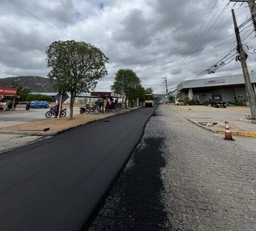 Prefeitura de Salgueiro começa a asfaltar a Avenida Central, no acesso ao bairro Cohab