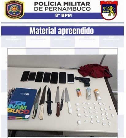 Homens são presos com 31 papelotes de cocaína e faca na Granja Aurora, em Salgueiro