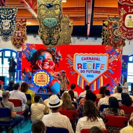 CARNAVAL DO RECIFE COMEÇA DIA 11 DE FEVEREIRO COM SUBIDA DO GALO E SHOWS NO MARCO ZERO