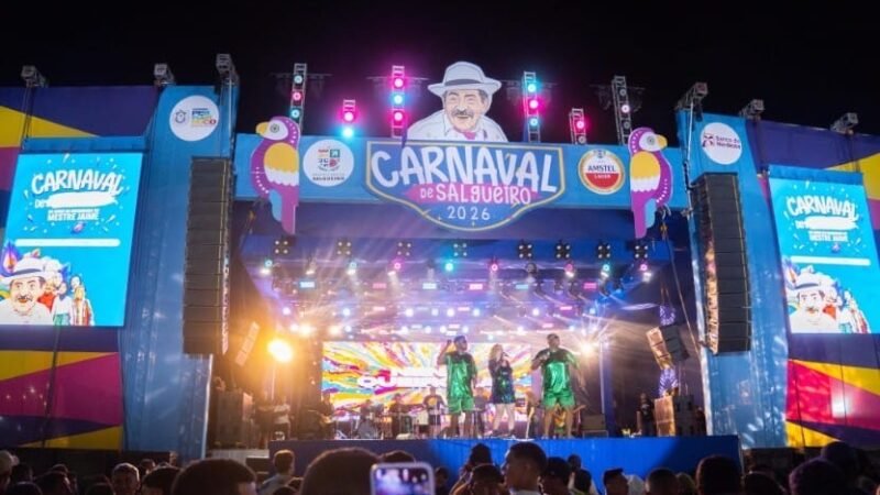 Márcia Fellipe no trio elétrico, tributo a Edson Gomes e muito frevo no Polo Bomba marcam 4ª noite do Carnaval de Salgueiro