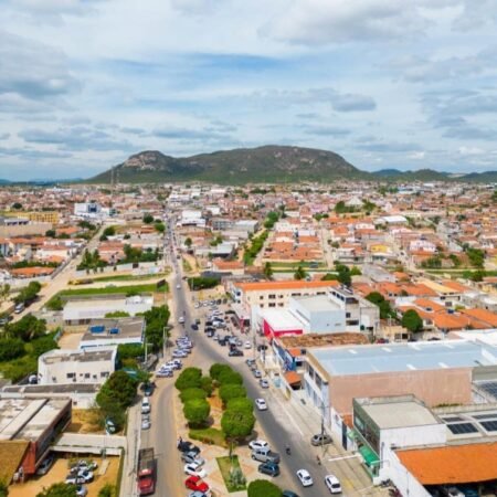 Salgueiro teve crescimento de 4,4% no estoque de trabalhadores com carteira assinada em 2025