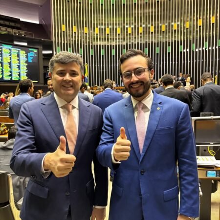 Eduardo da Fonte e Lula da Fonte votam a favor da MP que institui o Programa Gás do Povo