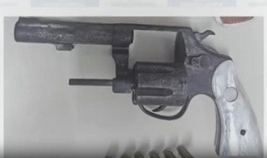 Homem é preso por porte ilegal de arma de fogo na Rua Pimenta 3, em Salgueiro