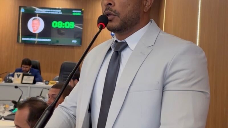 Vereador Michel Vasconcelos reforça compromisso contra o racismo na Abertura do Ano Legislativo, em Salgueiro