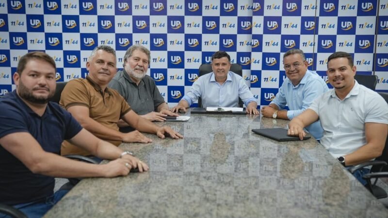 Eduardo da Fonte e Renildo Calheiros firmam parceria com prefeito de Parnamirim para viabilizar obra do Canal do Entremontes