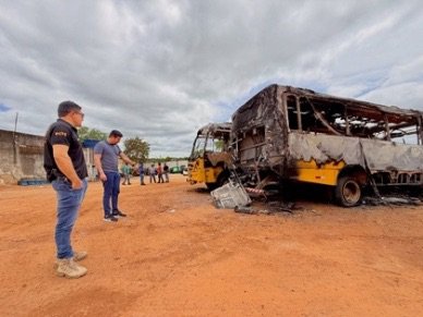 Incêndio na garagem municipal de Ipubi destrói cinco veículos