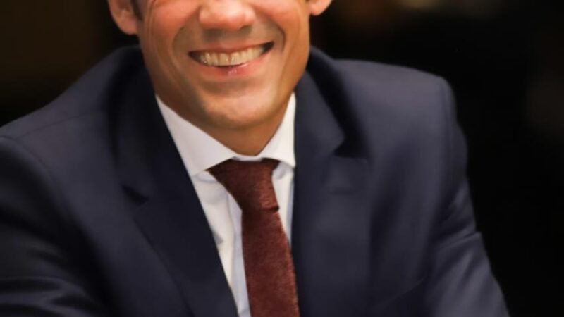 Daniel Coelho acompanha a governadora Raquel Lyra na Alepe e critica a ausência de João Campos na Câmara de Vereadores