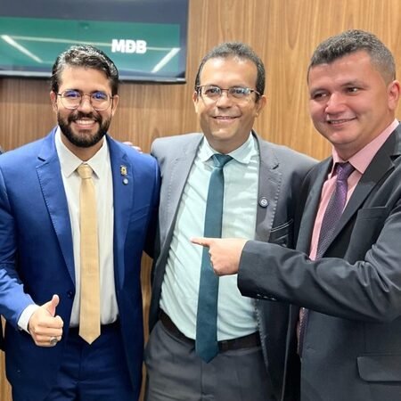 Pitel Filho e Agaeudes declaram apoio à reeleição de Léo Parente para a presidência da Câmara de Vereadores de Salgueiro