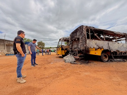 Incêndio na garagem municipal de Ipubi destrói cinco veículos