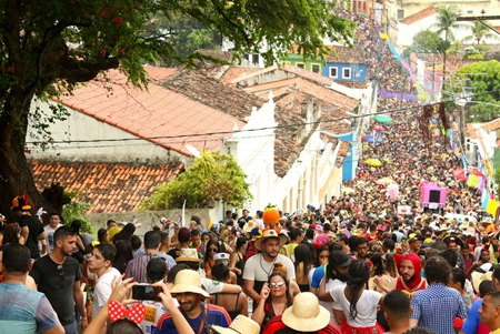 Carnaval de Olinda deve atrair 4 milhões de foliões e movimentar cerca de R$ 1,5 bi, diz prefeitura