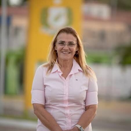 Prefeita Riva Bezerra anuncia praça com estátua de Mãe Rainha no Cedro