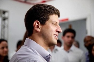 JOÃO CAMPOS GARANTE QUE RESPEITA MIGUEL COELHO, PORÉM ESTÁ MONTANDO UMA FRENTE DE “GRANDE RELEVÂNCIA”