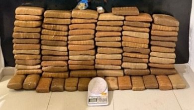 Mulheres são presas com 43 kg de maconha e outras drogas em Petrolina