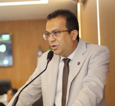 Agaeudes rebate críticas sobre asfalto danificado no acesso ao Santa Margarida: “Não tiveram competência de fazer”