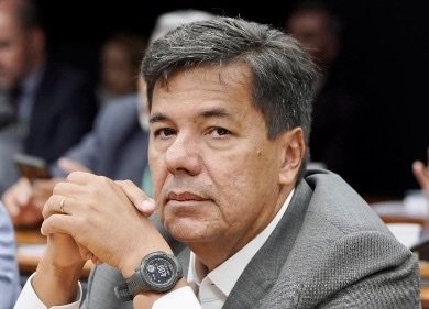 “EU NÃO GOSTO DE JOGO ESCONDIDO”, DIZ MENDONÇA FILHO SOBRE ARTICULAÇÕES DE EDUARDO DA FONTE