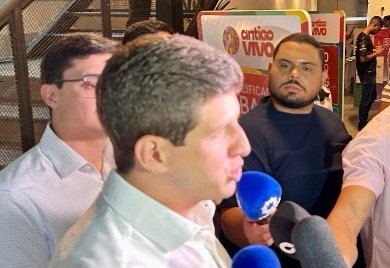 JOÃO CAMPOS DIZ QUE CPI SERIA “PALCO DE ESPETÁCULO POLÍTICO”. AMANHÃ ESTARÁ COM PRESIDENTE DO PT