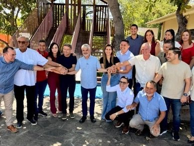 HUMBERTO COSTA CONTINUA RECEBENDO APOIO DE PREFEITOS. CONSEGUIU MAIS 16 DO SERTÃO