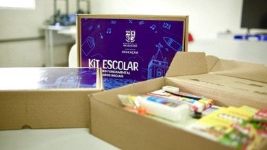 Estudantes das escolas municipais de Salgueiro recebem kit de material escolar pelo segundo ano consecutivo